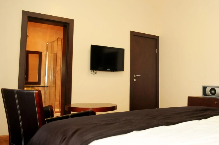 2 Bedrooms Double Apartment