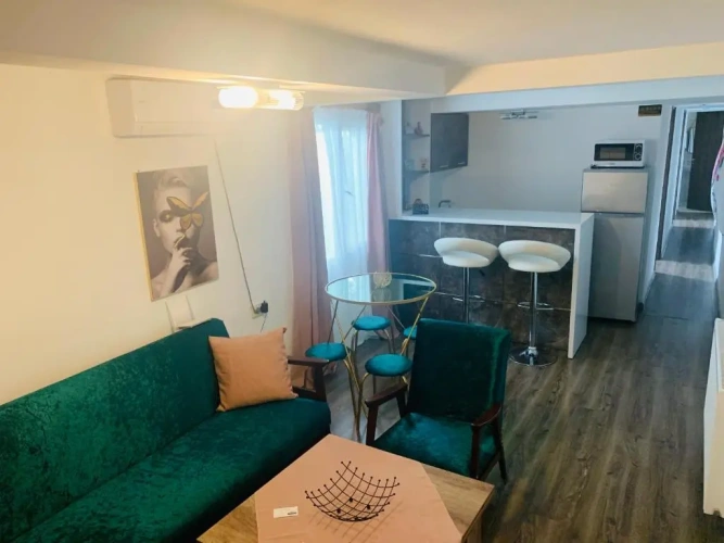 2 Bedrooms Apartment