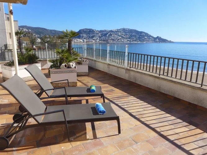2 Bedrooms Apartment with balcony