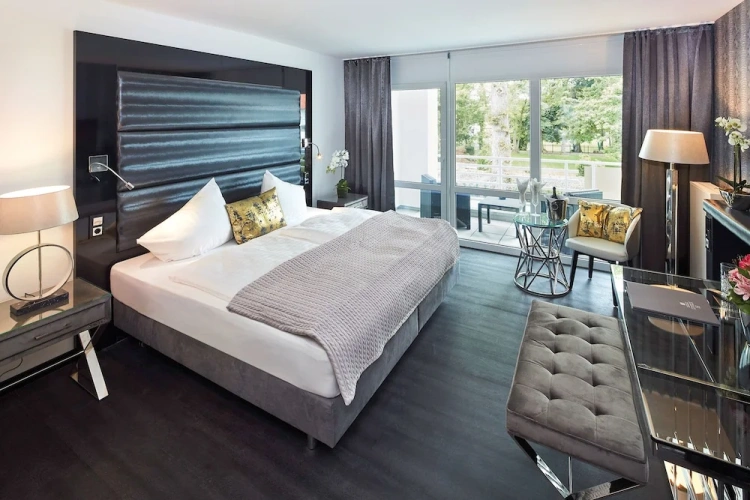Suite with balcony