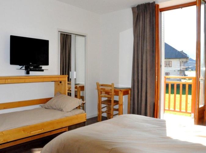 Standard Family room with mountain view