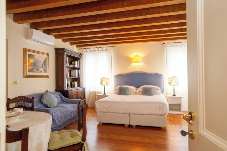 2 Bedrooms Suite with land view