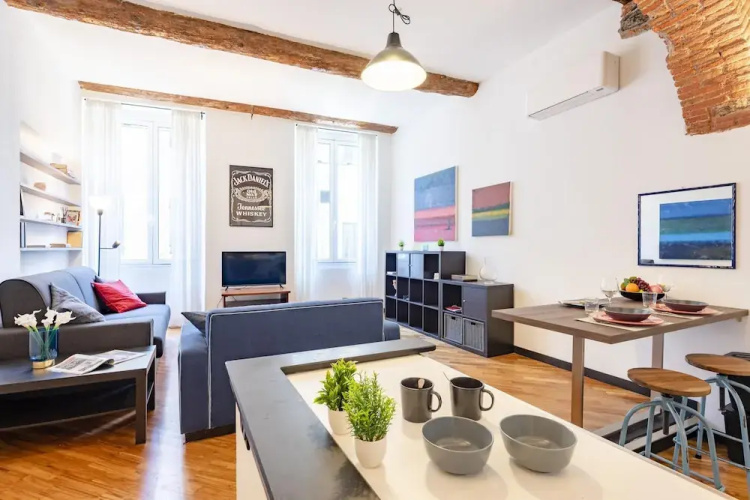 Charming Flat Next to Genoa s Aquarium