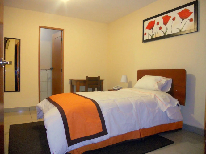 Yuraq Hotel