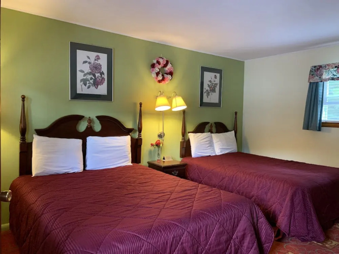 Perry's Motel & Cottages