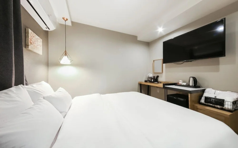 Gray 194 Hotel