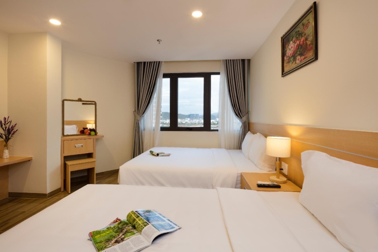 Superior Triple room with city view