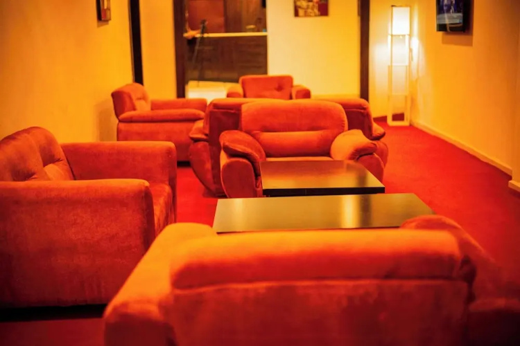 Great Western Hotel and Suites