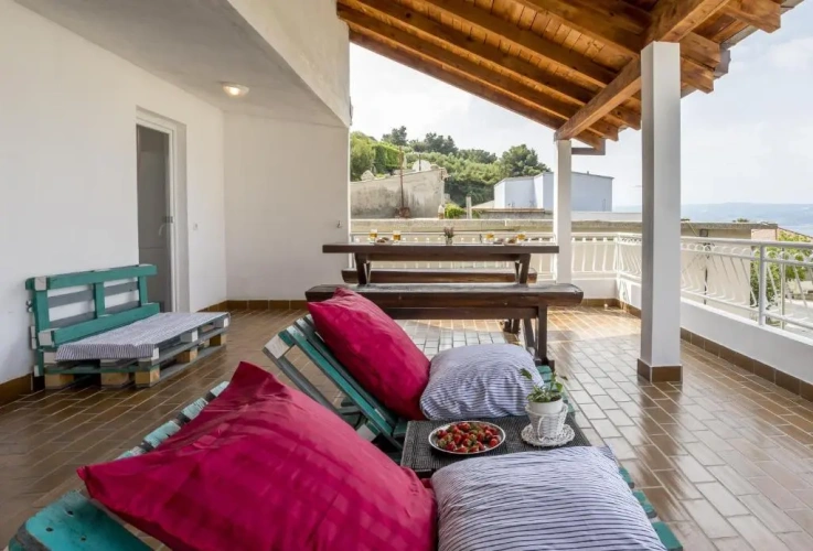 3 Bedrooms Apartment