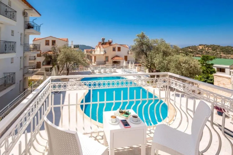 Double room with pool view