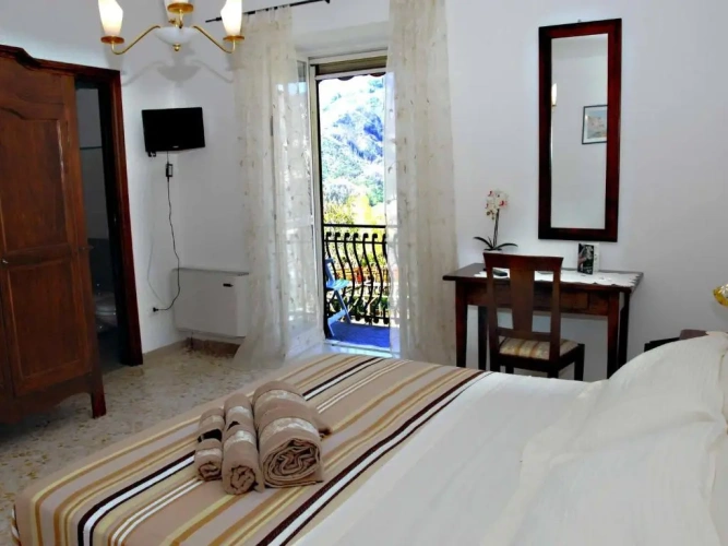 Standard Double room with view