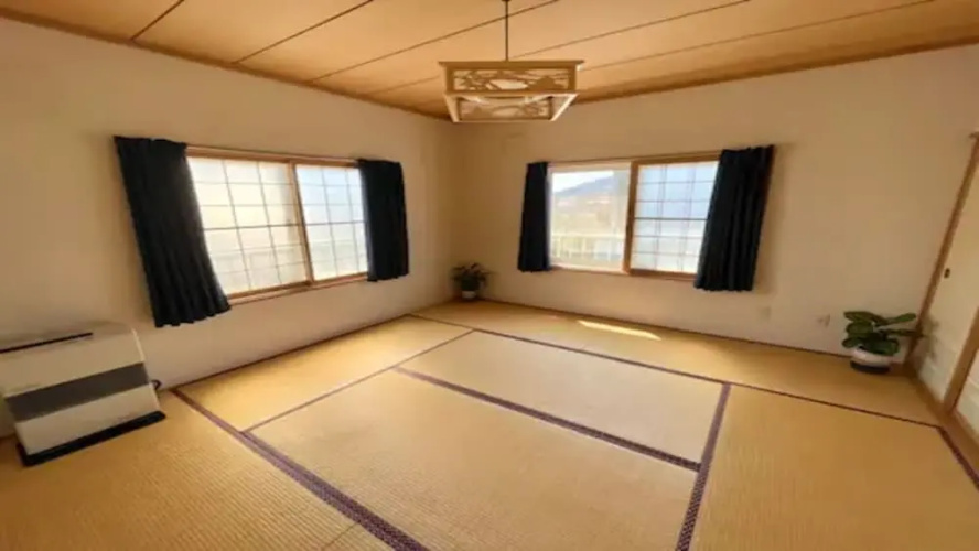 Holiday House Toya