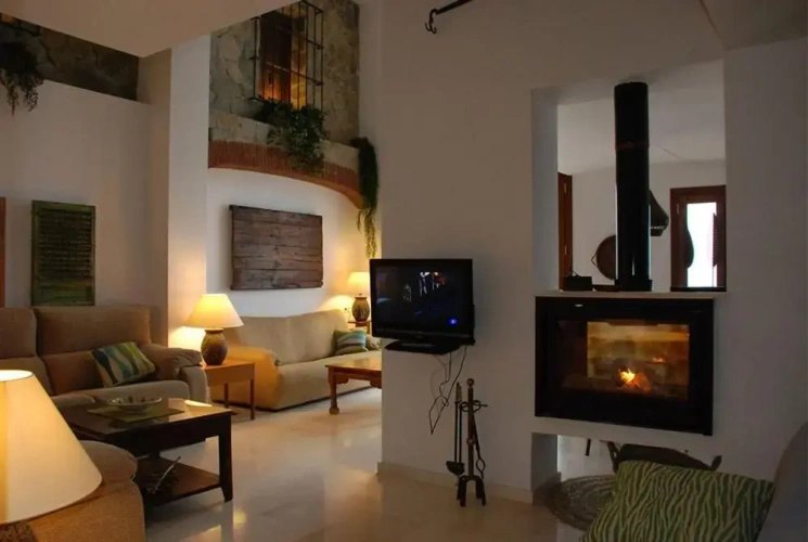 3 Bedrooms Cottage