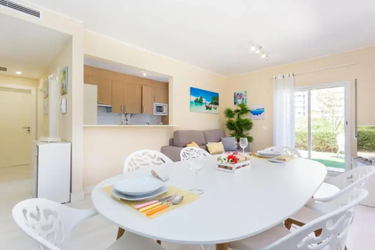 Tropical Beach Apartment