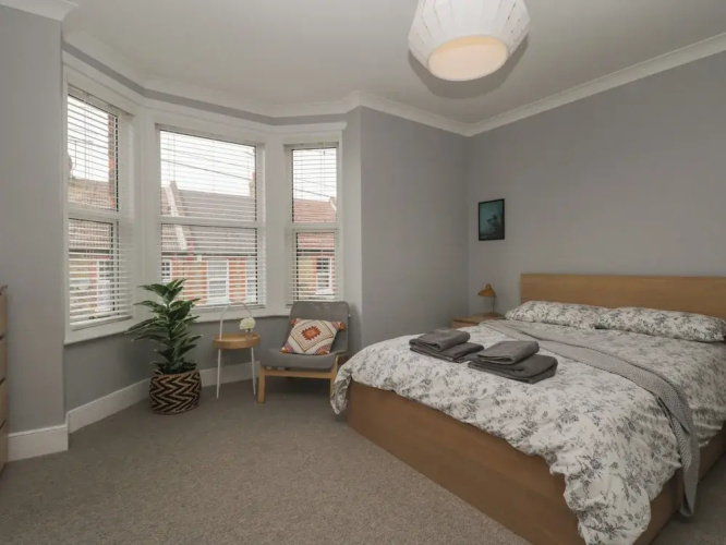 6 Sydney Road
