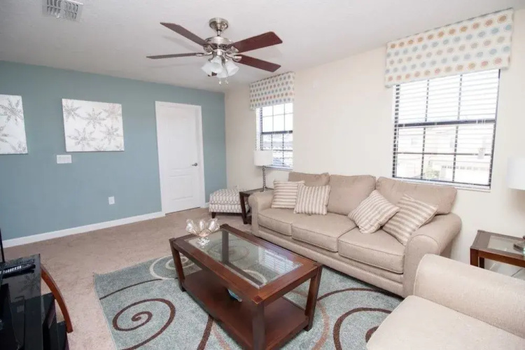 5 bedroom home with private pool