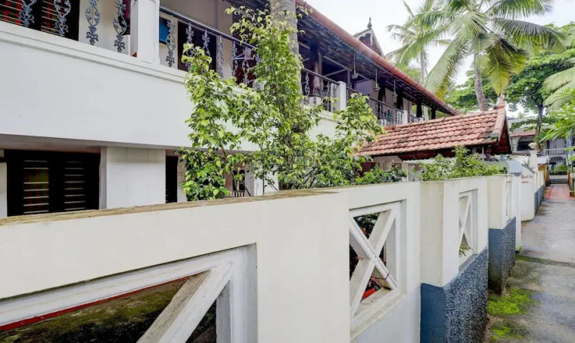 Shirleys Beach Hotel