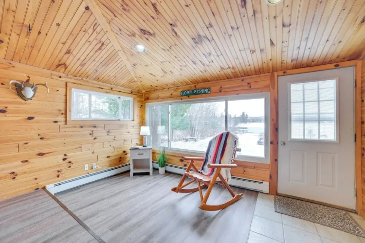 7 Mi to Nubs Nob: Lakefront Abode w/ Fire Pit!