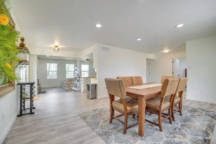 Tranquil Edgewood Retreat With Patio & Grill!