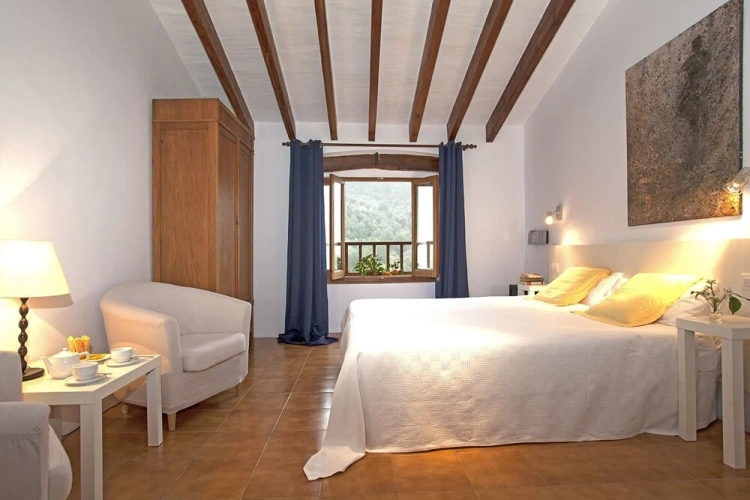 Standard Twin room with mountain view