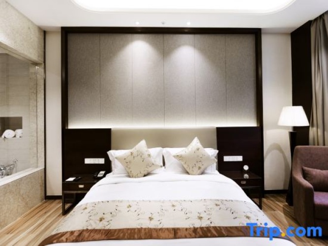 Deluxe Double Suite