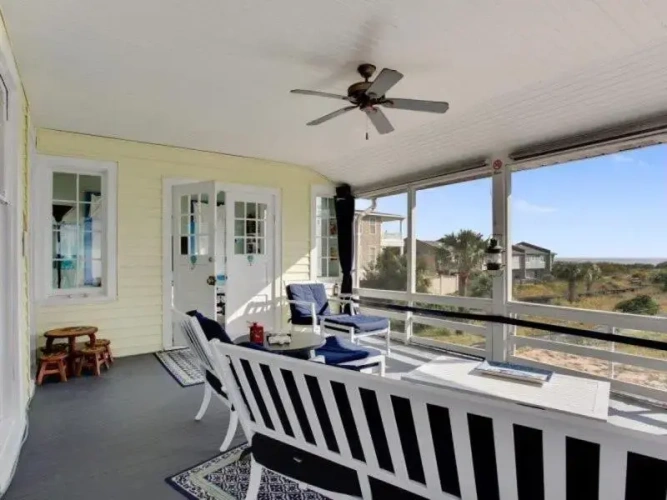 4 Bedrooms Cottage