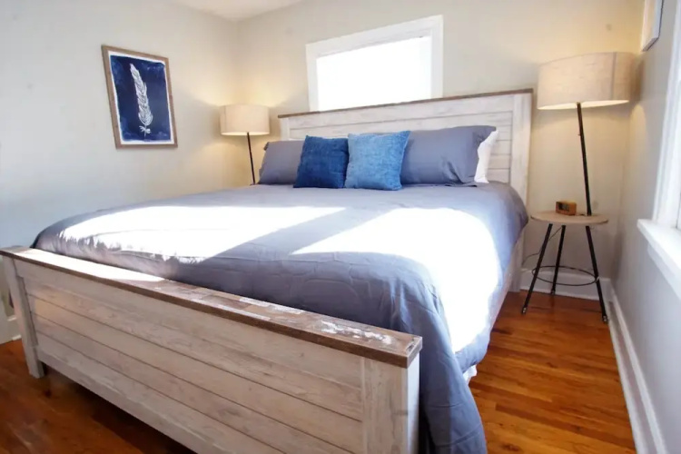 UNC Hideaway King Beds, Backyard & Bicycles