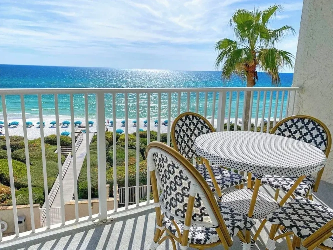 Standard room with balcony and with ocean view
