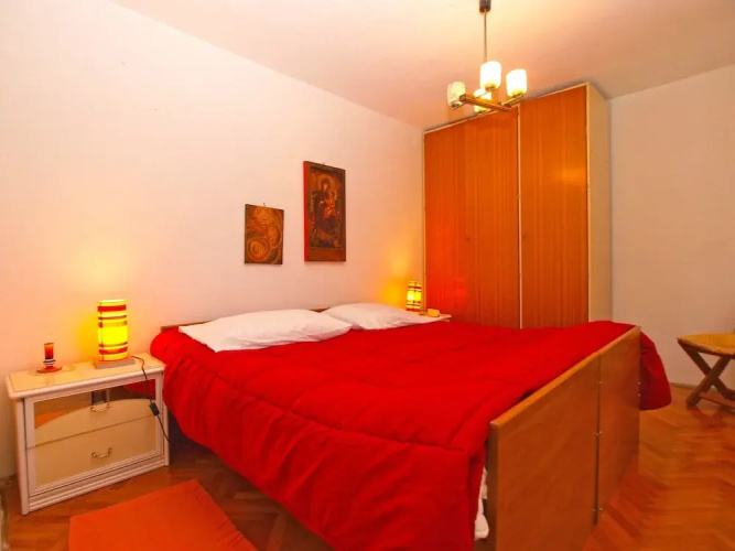 Apartment 1582