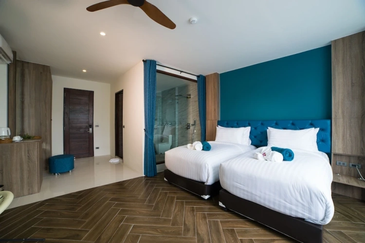 Deluxe Twin room with balcony