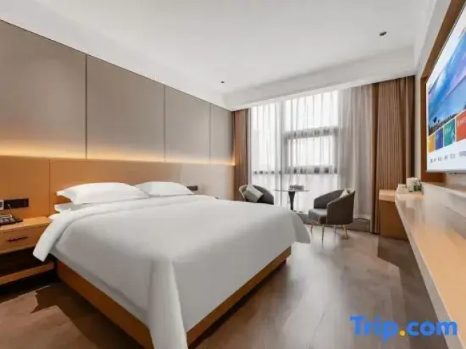 Standard Double room with city view