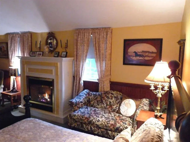The Holiday House