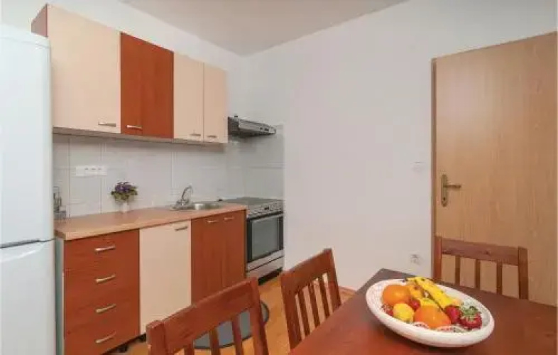 Three-Bedroom Apartment in Pucisce
