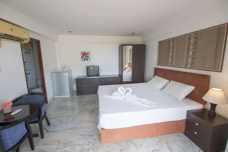 Golden Lion Guesthouse