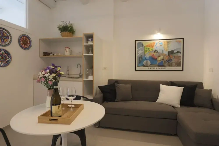 Comfort room