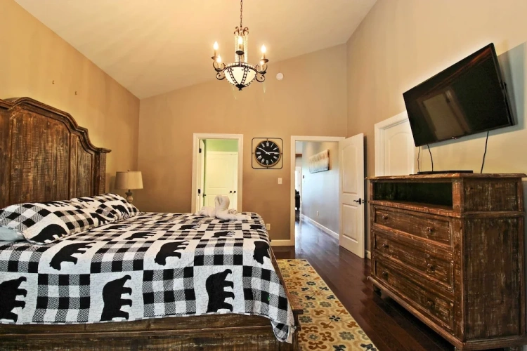 4 Bedrooms Cottage