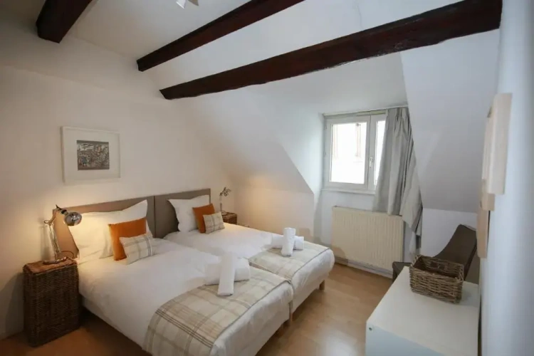 3 Bedrooms Apartment
