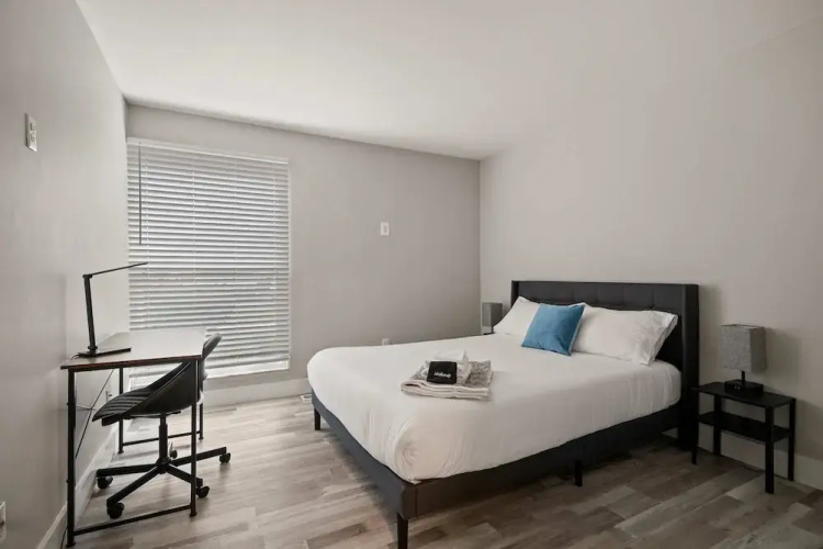 Beautiful 2BR 2BA Apartment With Modern Design
