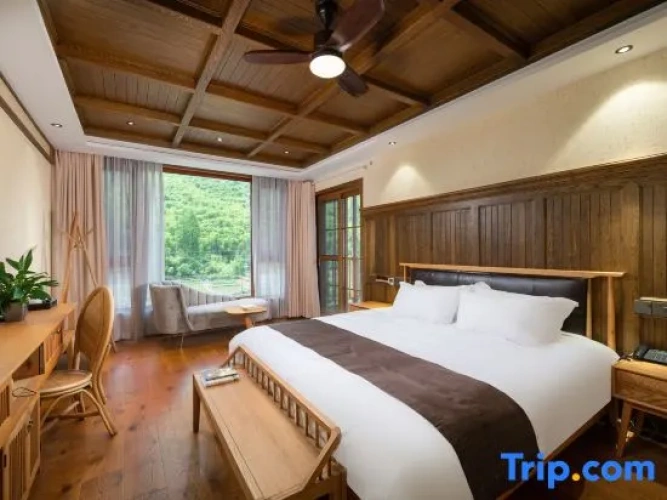 3 Bedrooms Bed in Dorm