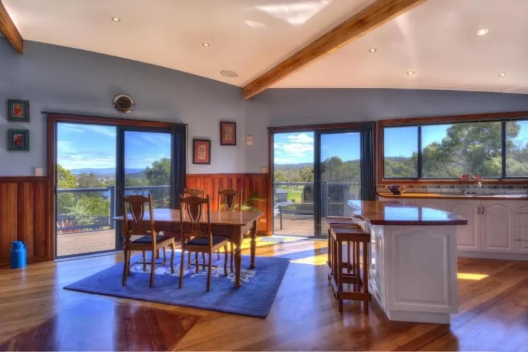 3 Bedrooms Cottage