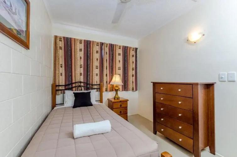 2 Bedrooms Apartment