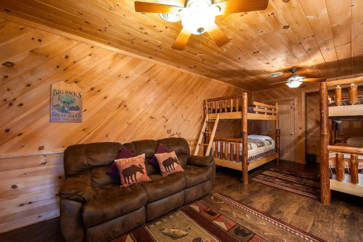Big Bear Lodge 6 Bedroom Cabin