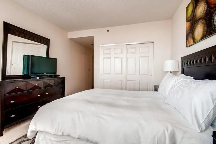Global Luxury Suites at Stoneridge Mall