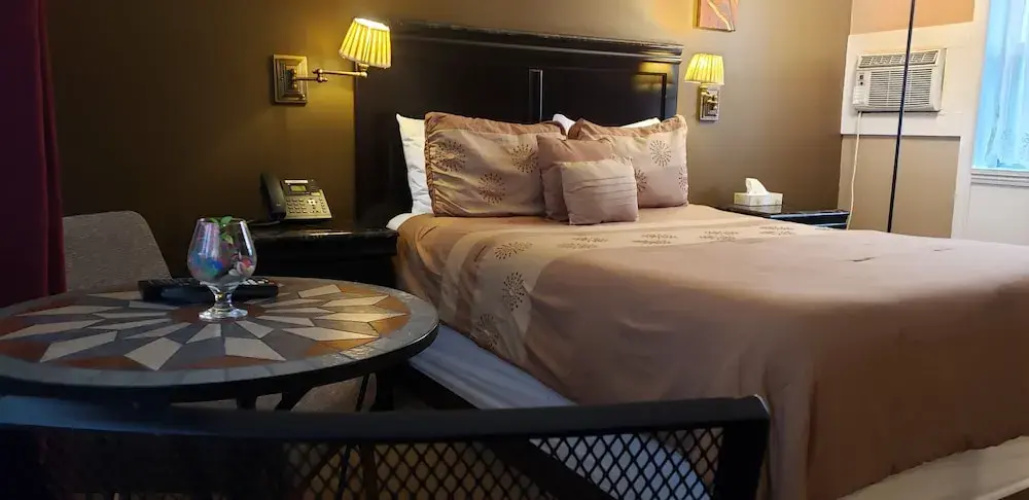 Travellers Motel