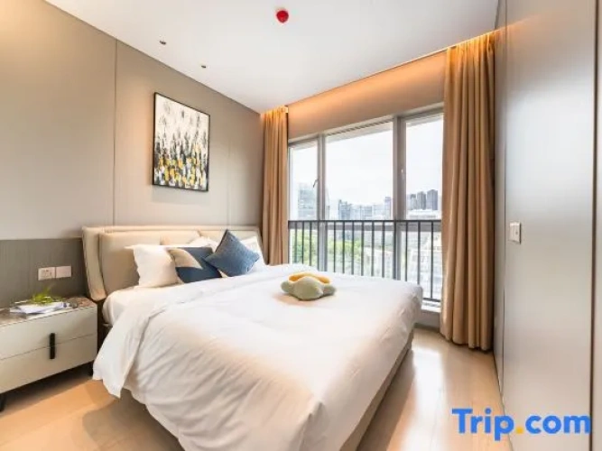 1 Bedroom Business Suite with balcony