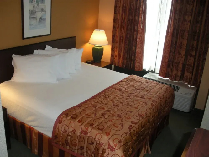 Ramada Suites Orlando Aiport