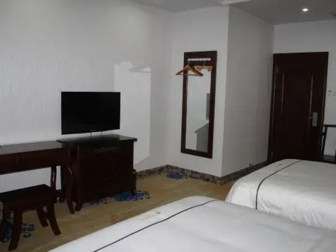 Linjiang Hotel