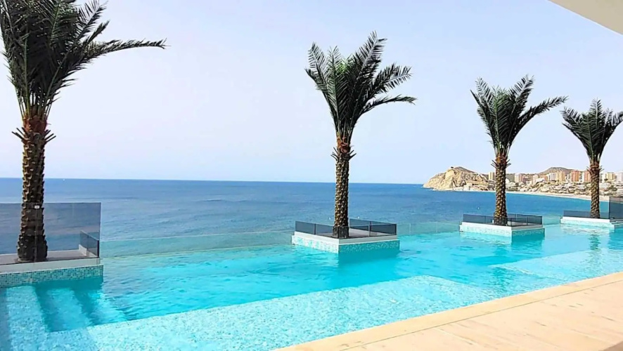 Luxury apartment2 with infinity swimming pool