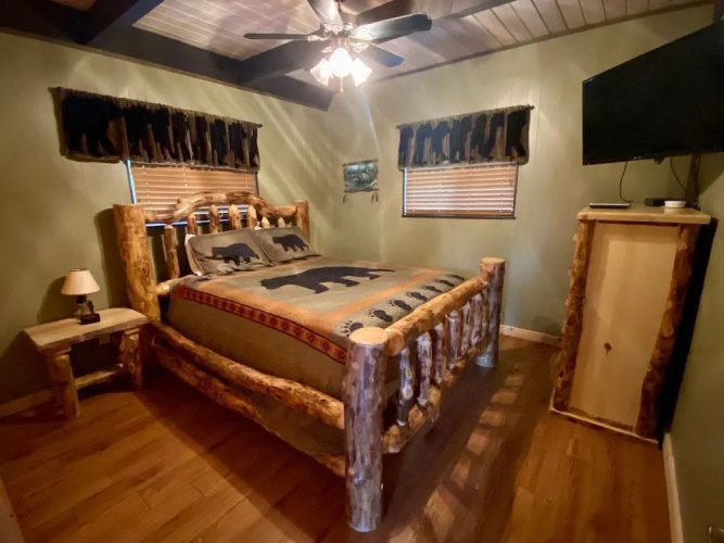 Million Dollar View - Four Bedroom Cabin