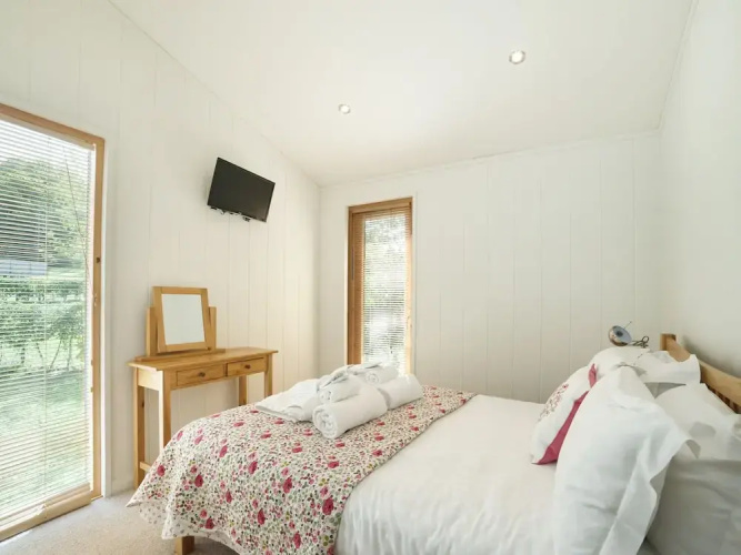 1 Streamside, Looe